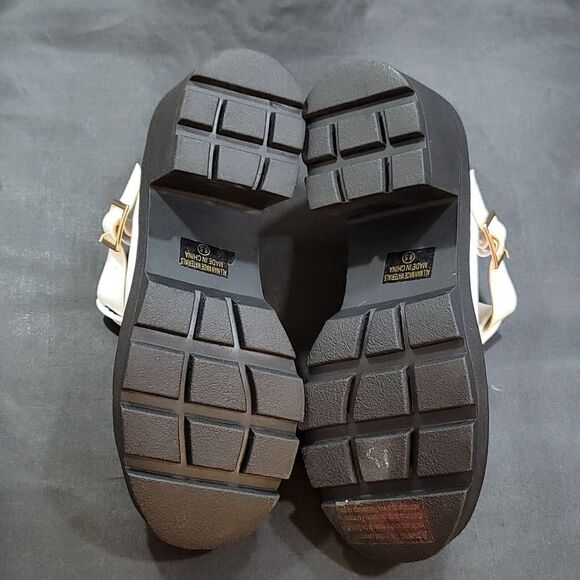 BRAND NEW CHASE &CHLOE FAUX PATENT LEATHER T-STRAP MARY JANE HEELS - Picture 14 of 16